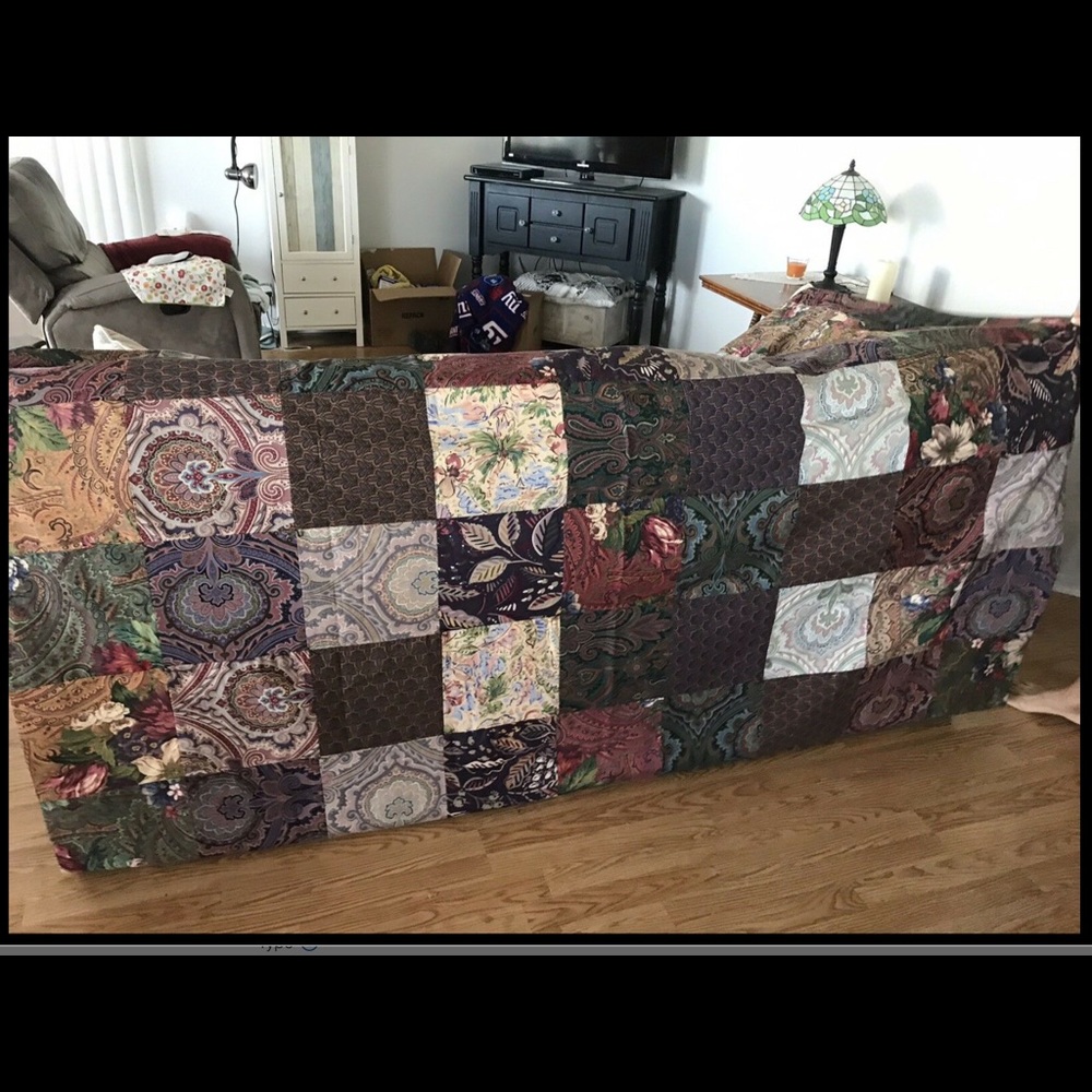 Patchwork coverlet - Picture 1 of 5